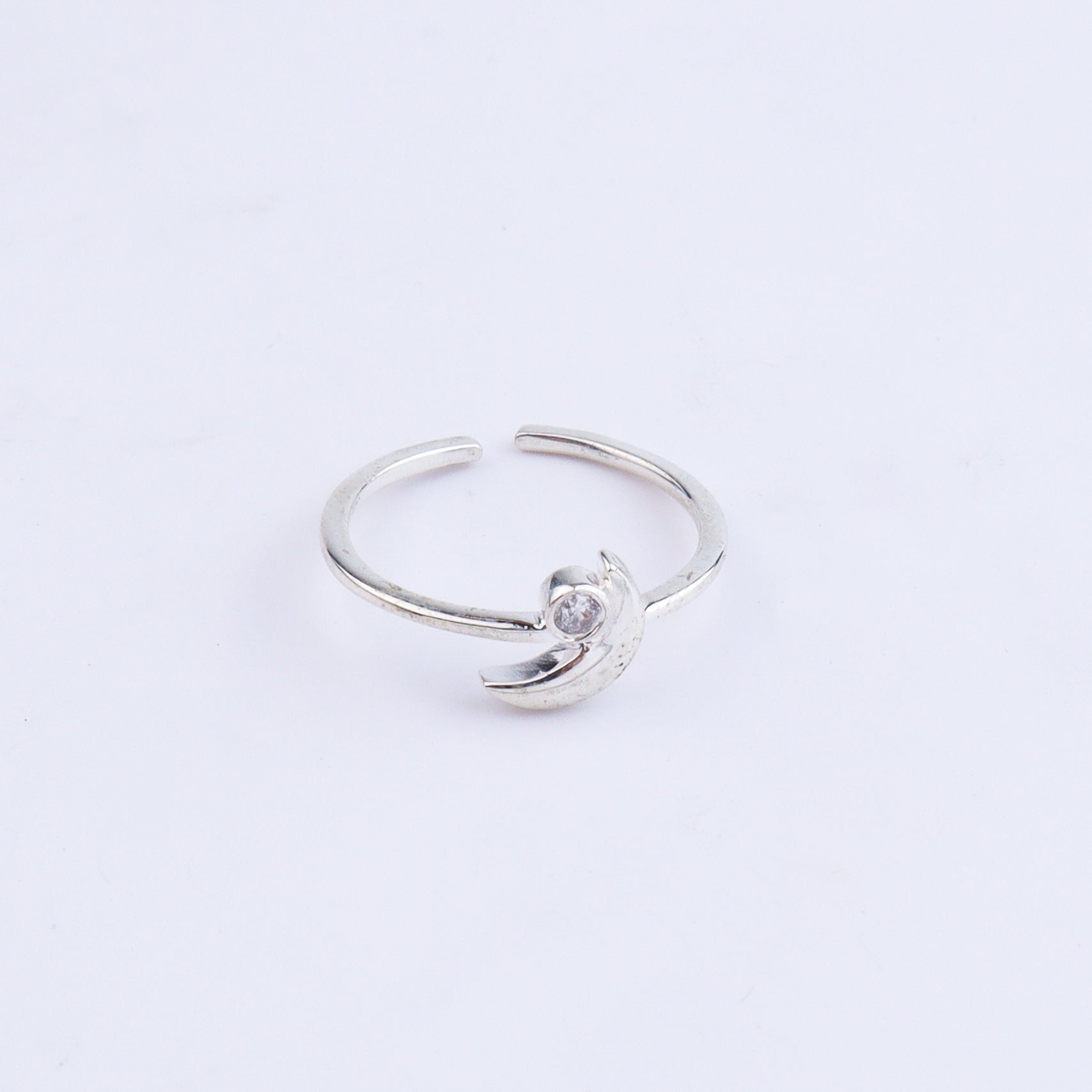 Silver adjustable ring with gemstone detail