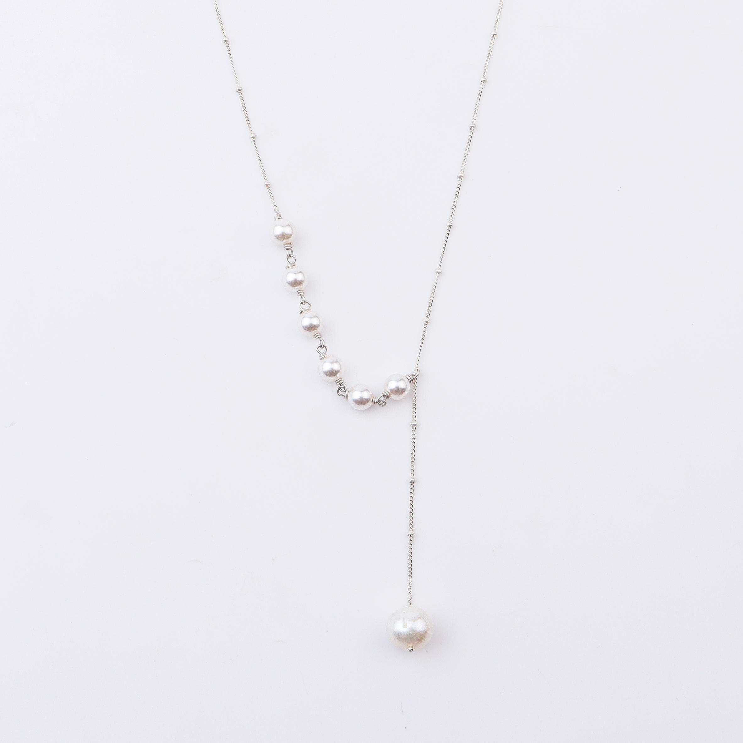 Elegant silver pearl necklace for women