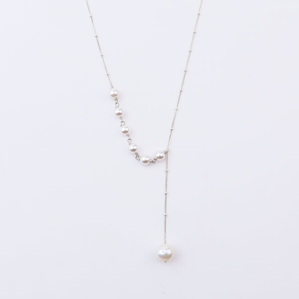 Elegant silver pearl necklace for women