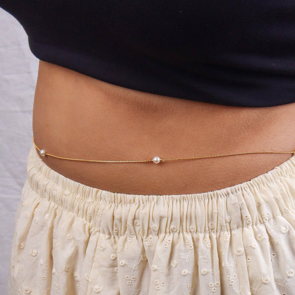 Gold chain with pearl accents