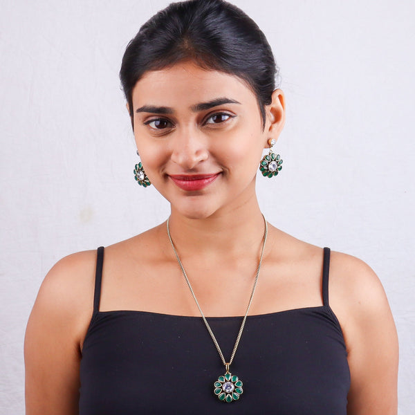 Brass Fashion Pendant & Earrings Set without Chain