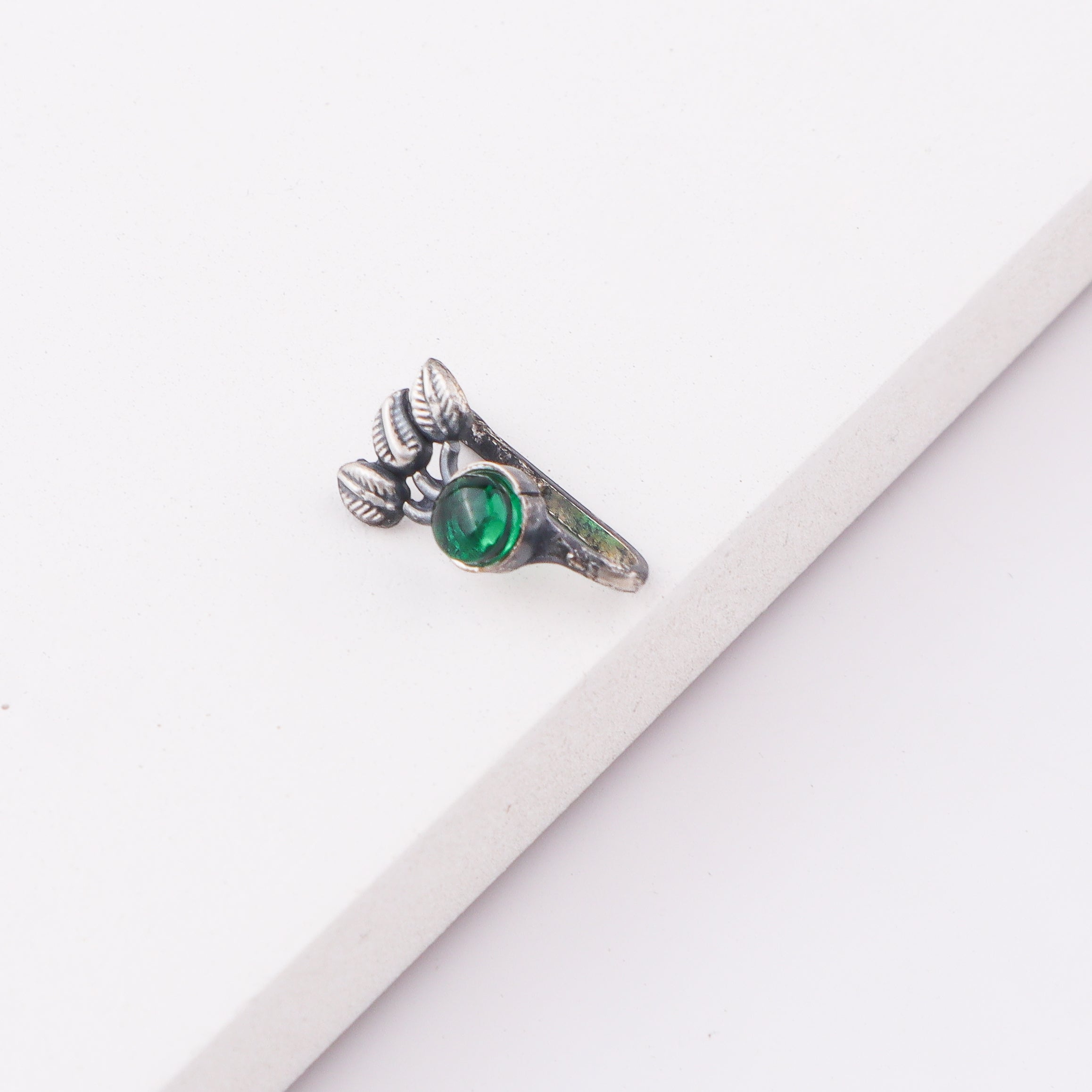 Oxidised Green Petalfall Clip-On Nose Pin (Large)