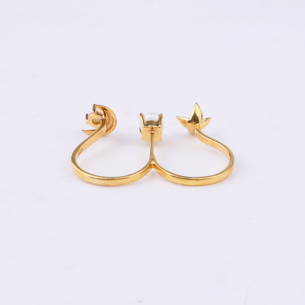 Gold moon and pearl ring with floral design