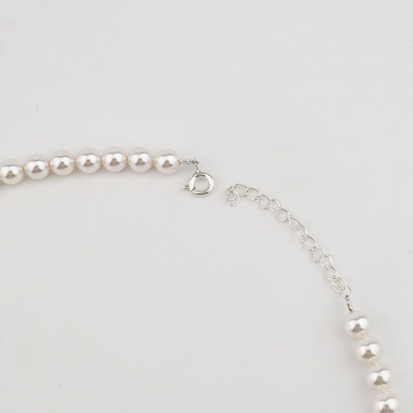 Pearl necklace with oxidized silver beads and clasp