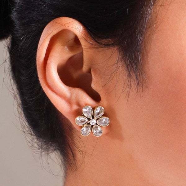 Model wearing a brass fashion ring for a stylish and contemporary fashion jewellery look