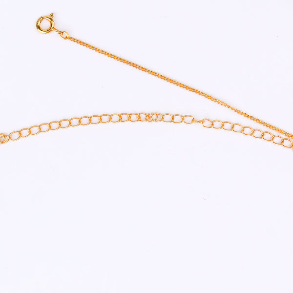Gold chain with pearl pendant for jewelry