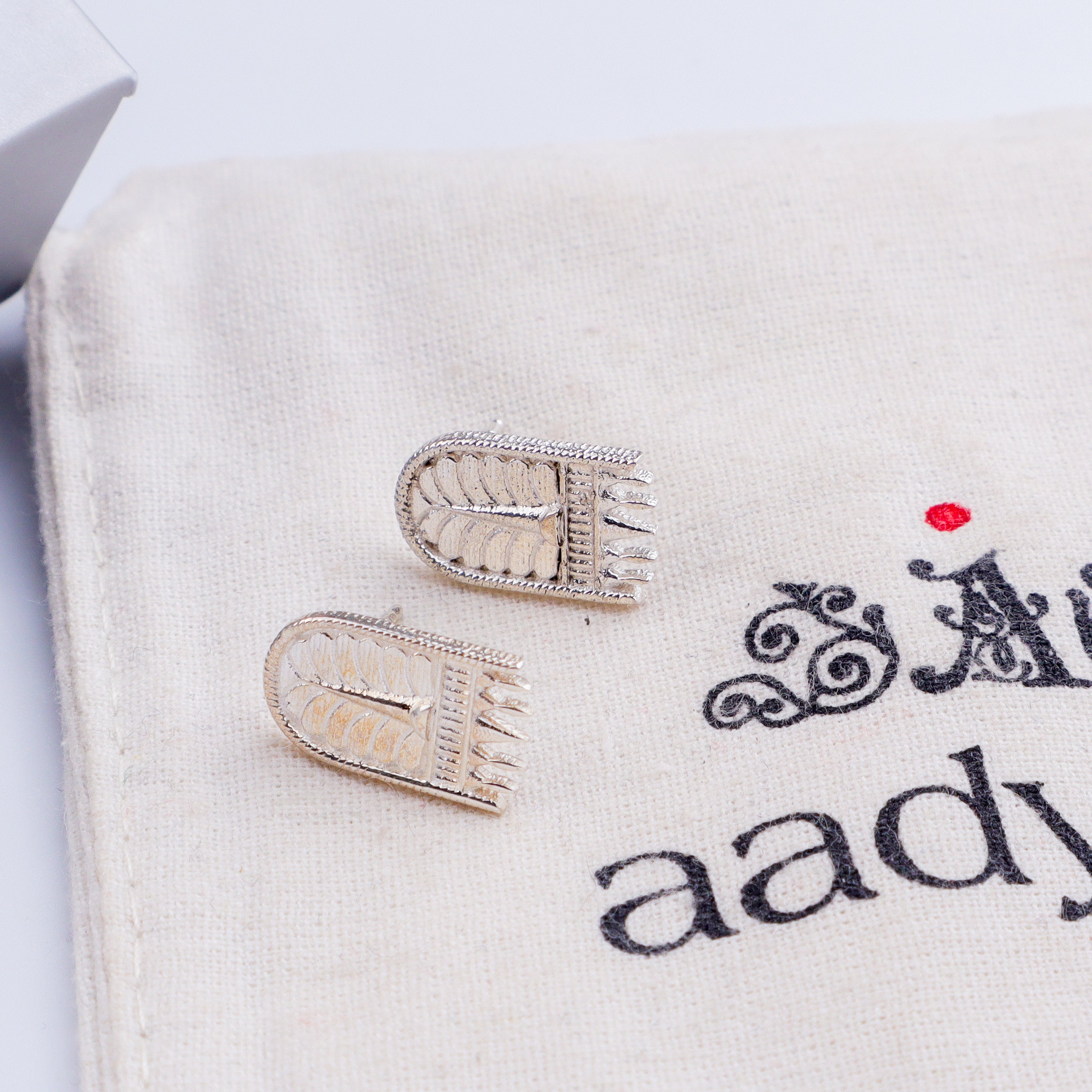 Silver Saaj Motif Earring Small: ताळी (Taali)
