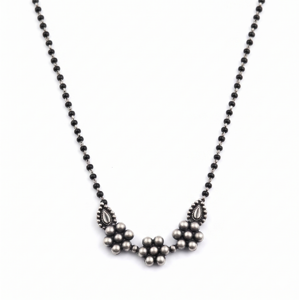 Itihaas Kudi Nath Mangalsutra ( Motif Size : Medium )