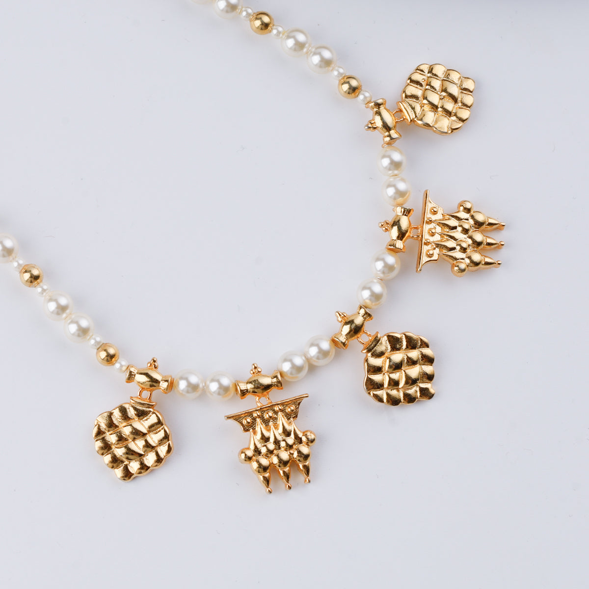 Saaj Motif Gold Plated Necklace with Pearls (Ananas & Phal)