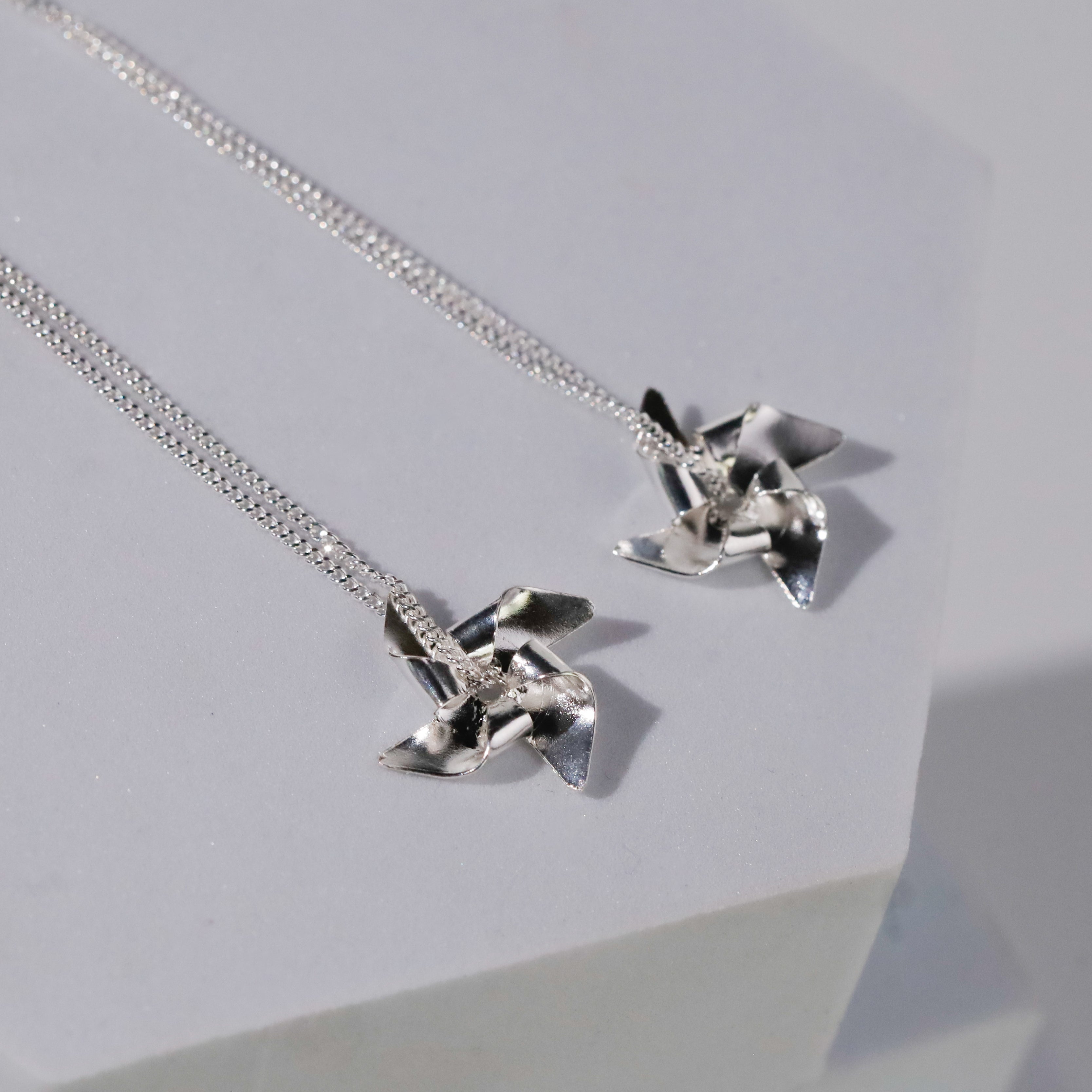 Pinwheel Chain - Fold Earring ( Shiny Silver Earring )