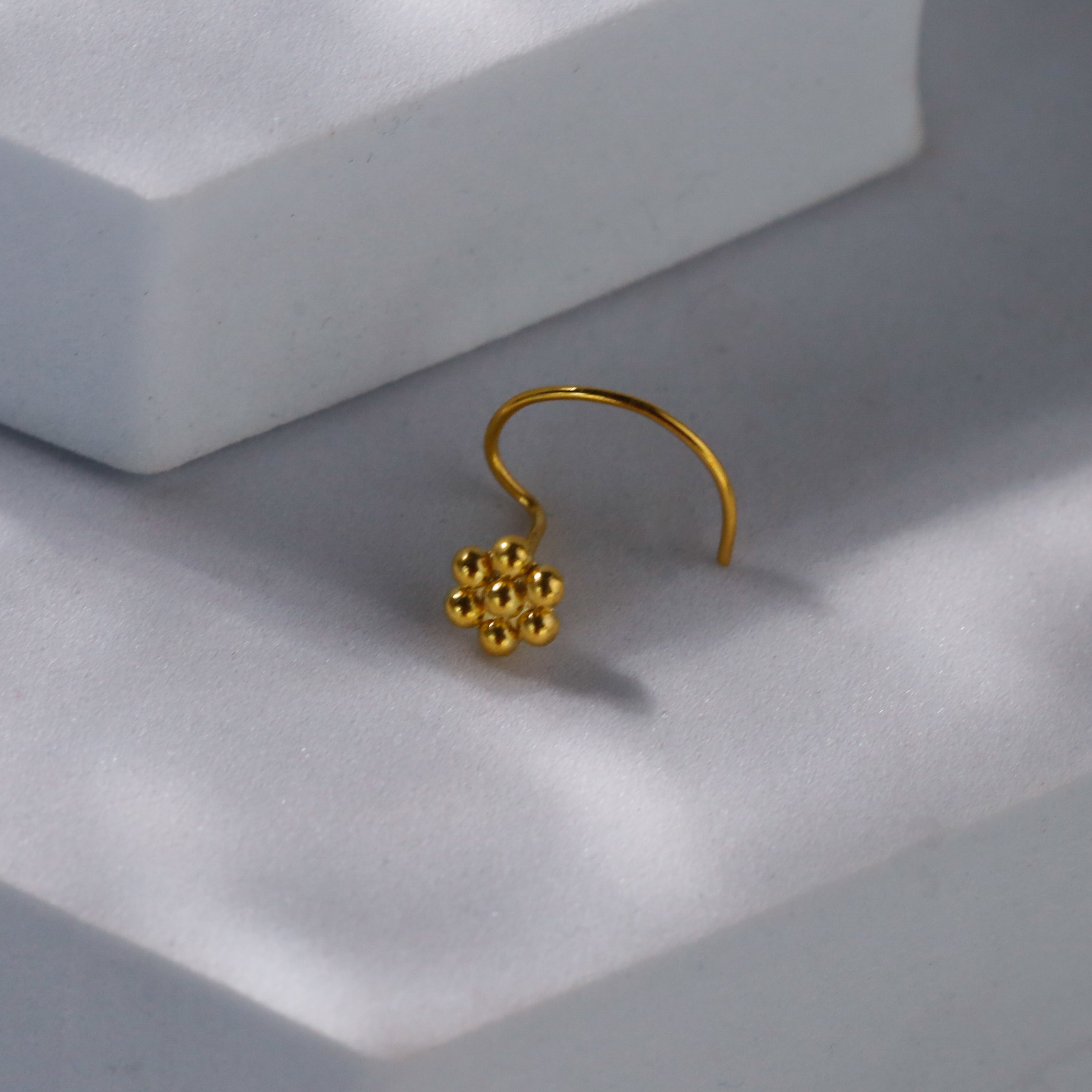 Itihaas Kudi Nose pin: Small (Pierced) (Gold Plated)