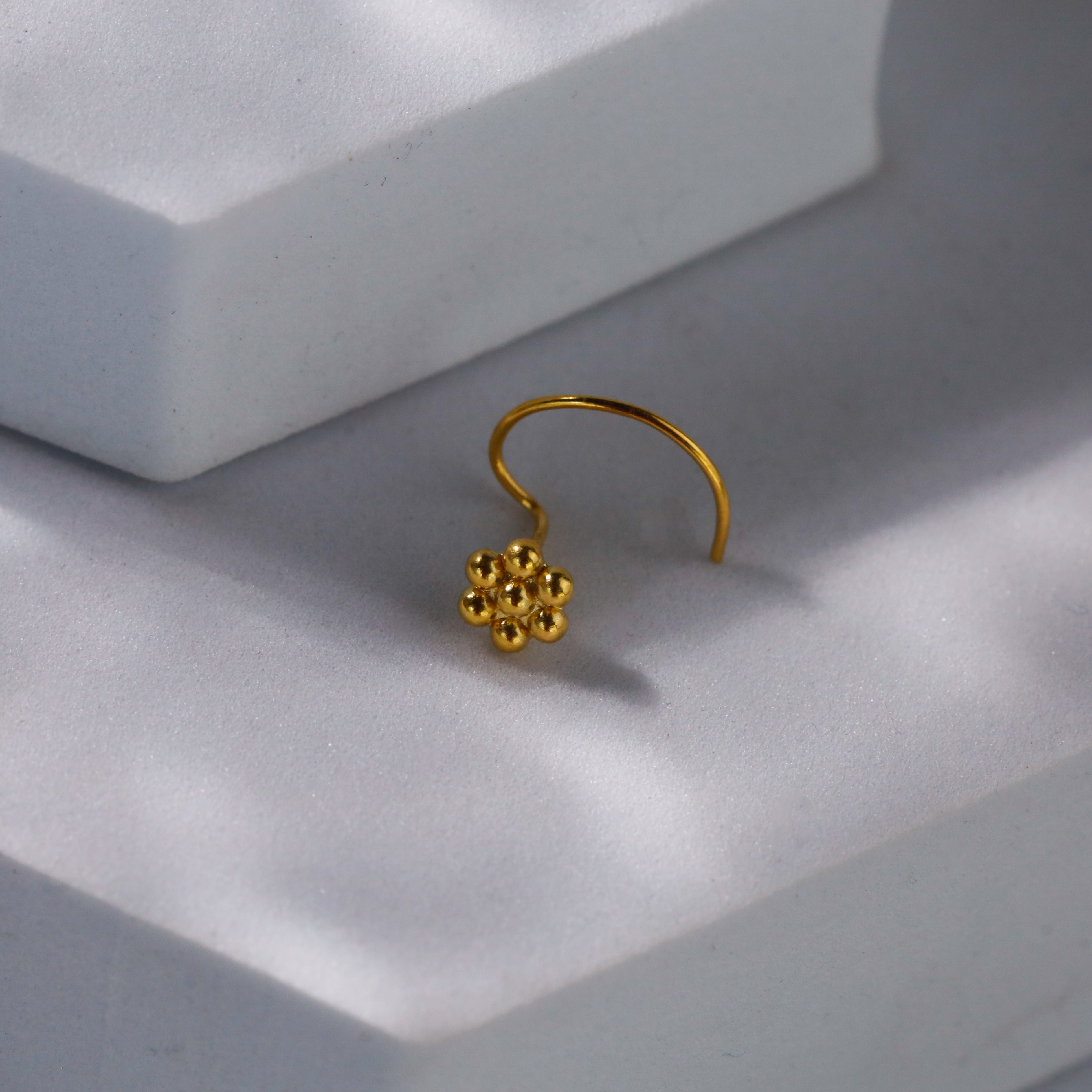 Itihaas Kudi Nose pin: Small (Pierced) (Gold Plated)