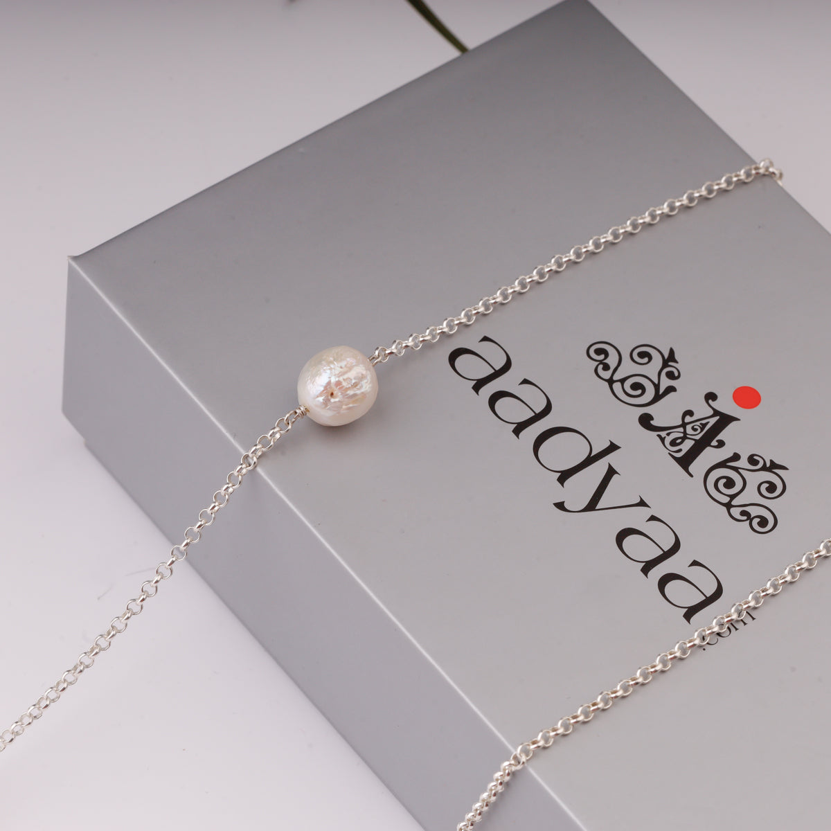 Silver Necklace with Round Pearl