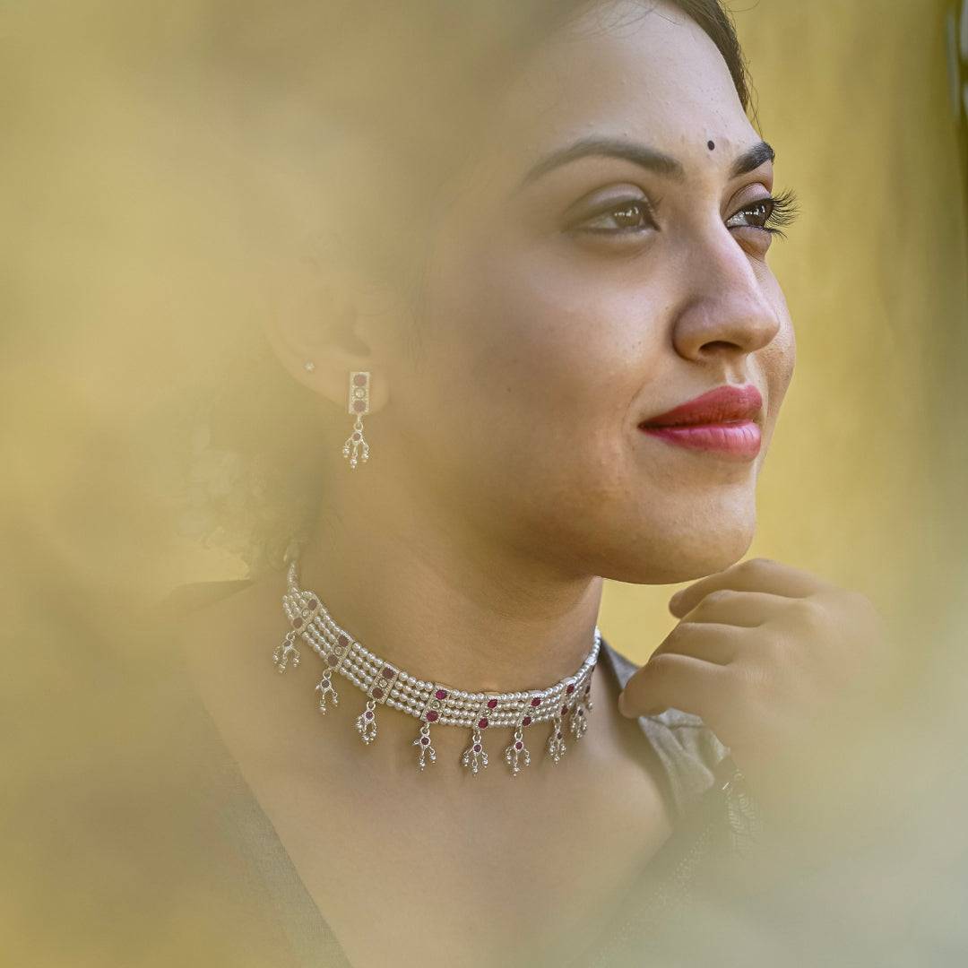 Close-up of Silver Pink Stone and Pearls Chinchapeti Set detailing