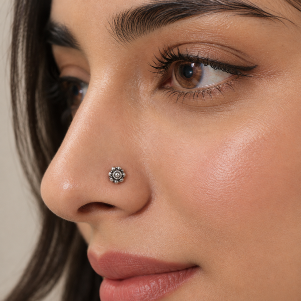 Silver Tiny Flower Nose pin