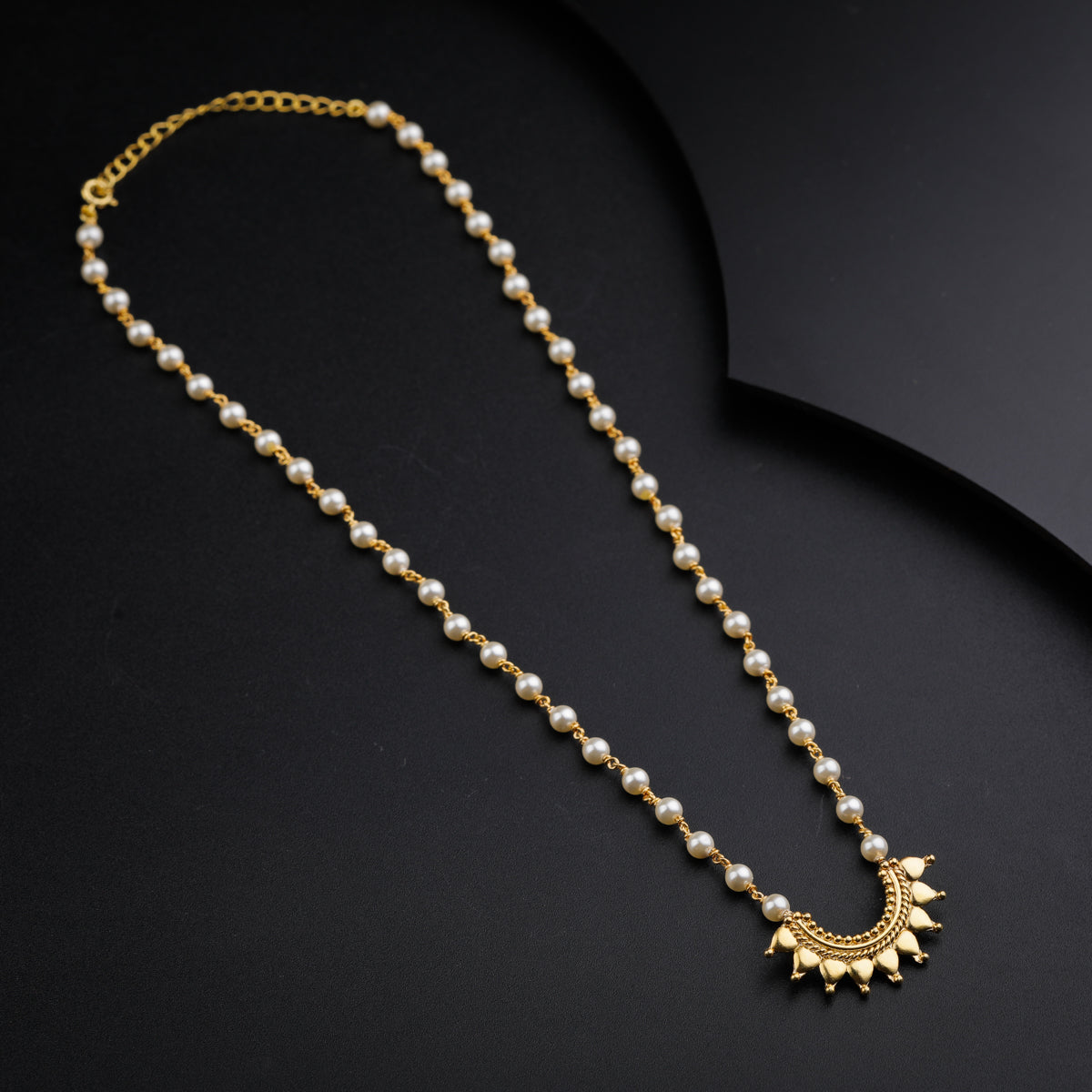 Gold Plated Ghumat Pendant with Pearls Necklace