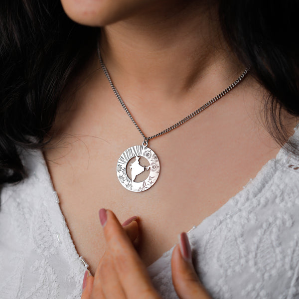 unisex India silver pendant necklace