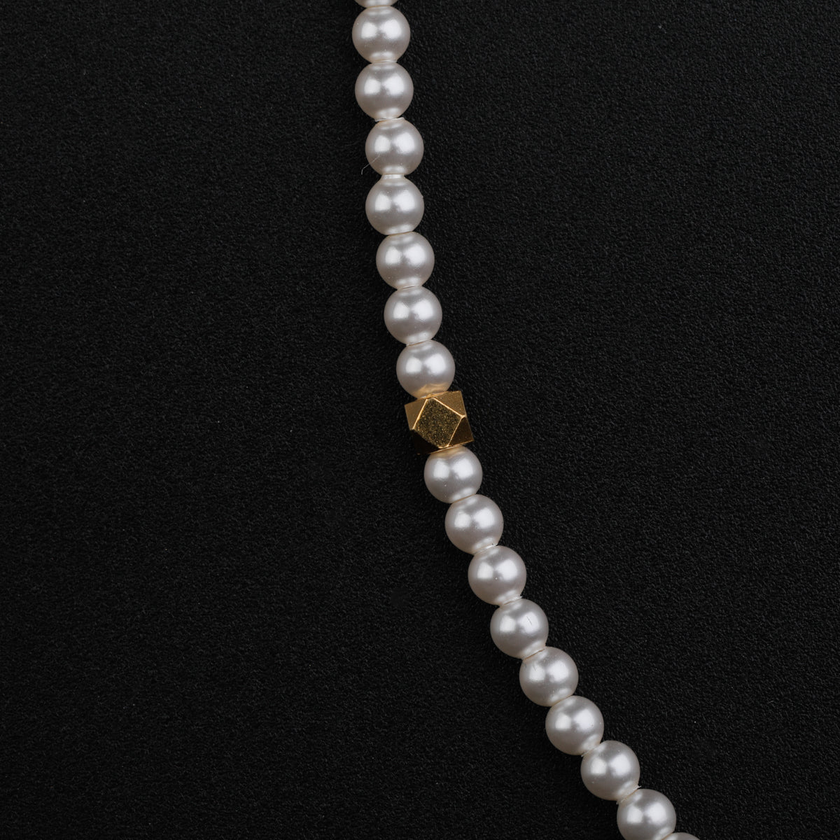 Cloves Pendant with Ashtapailu and Pearls