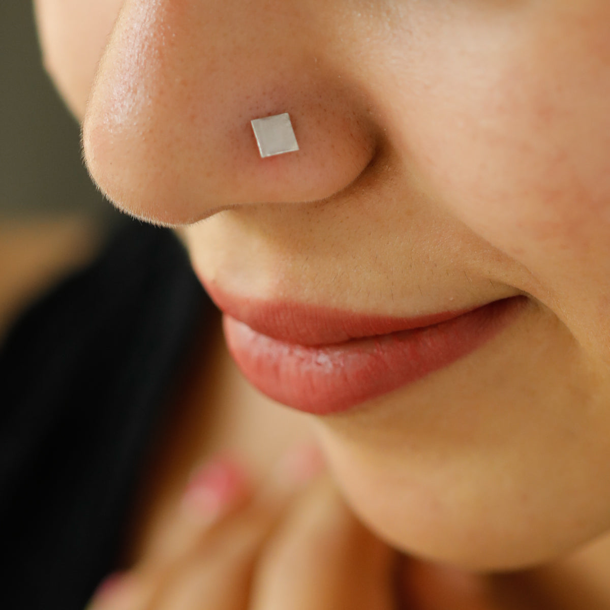 Silver Tiny Plain Square Nose pin