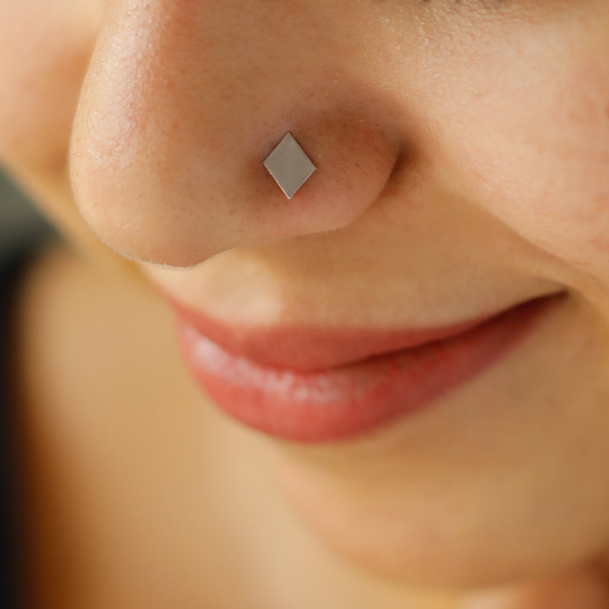 Silver Tiny Plain Diamond Nose Pin