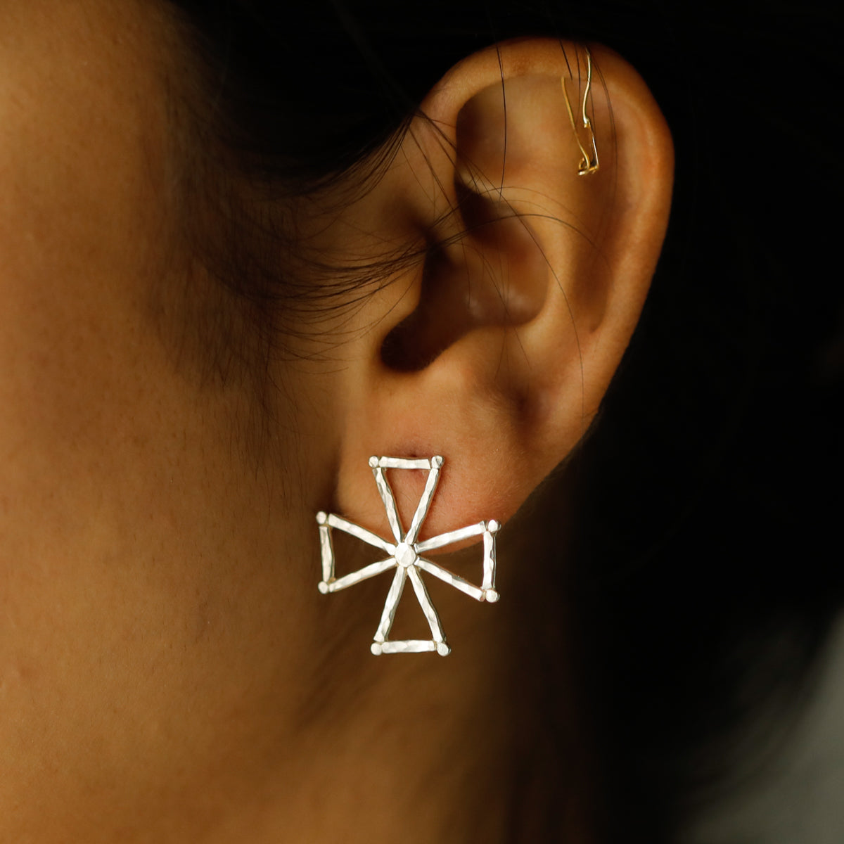 Handmade Pinwheel Earring (Hammered)
