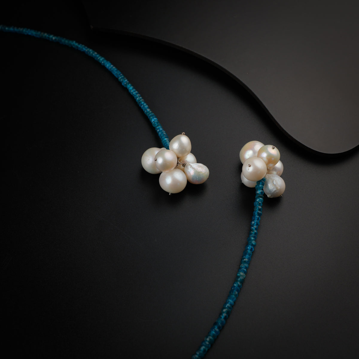 Silver Tie & Wear Necklace with Apatite Stones