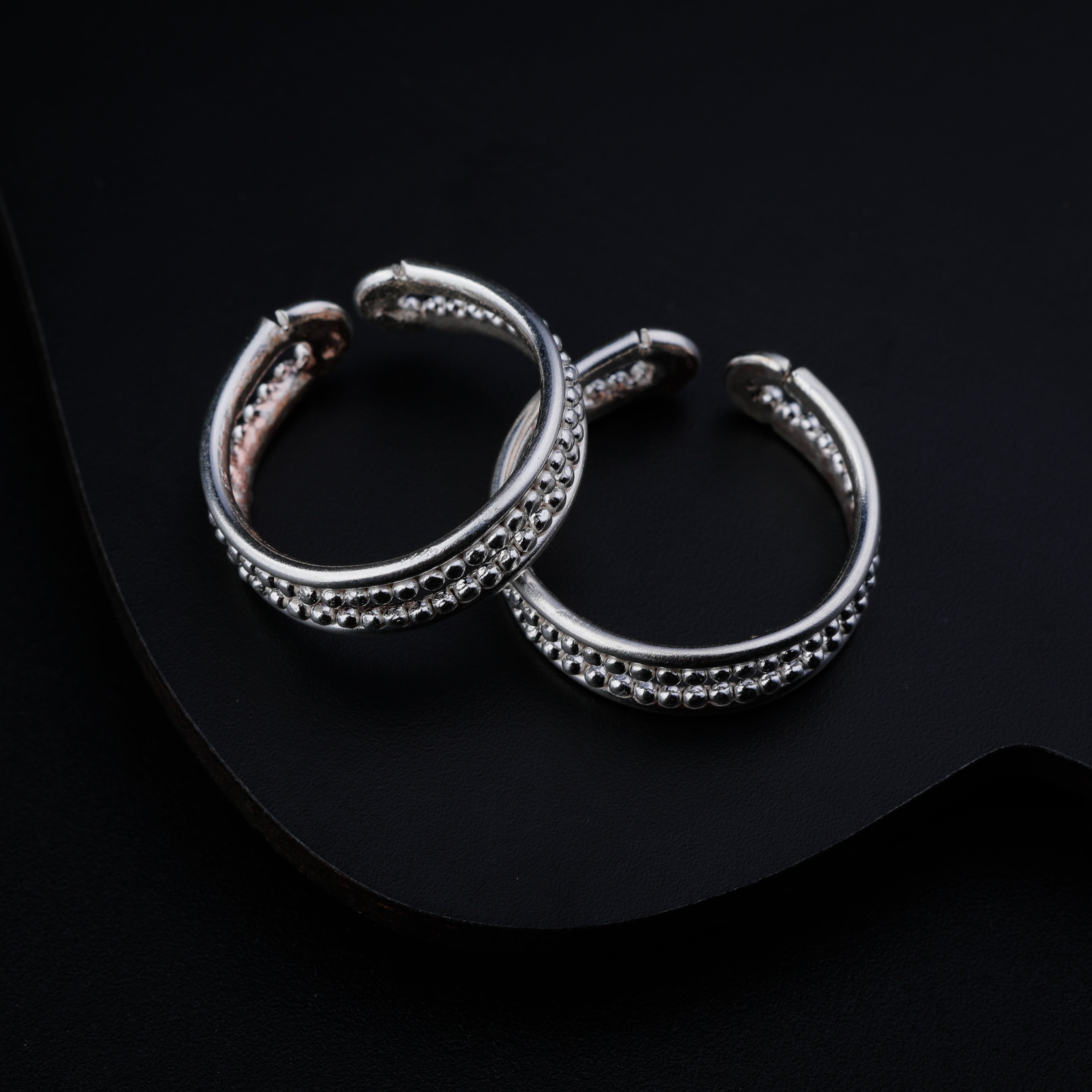 Silver Shiny Dotted Toe Ring