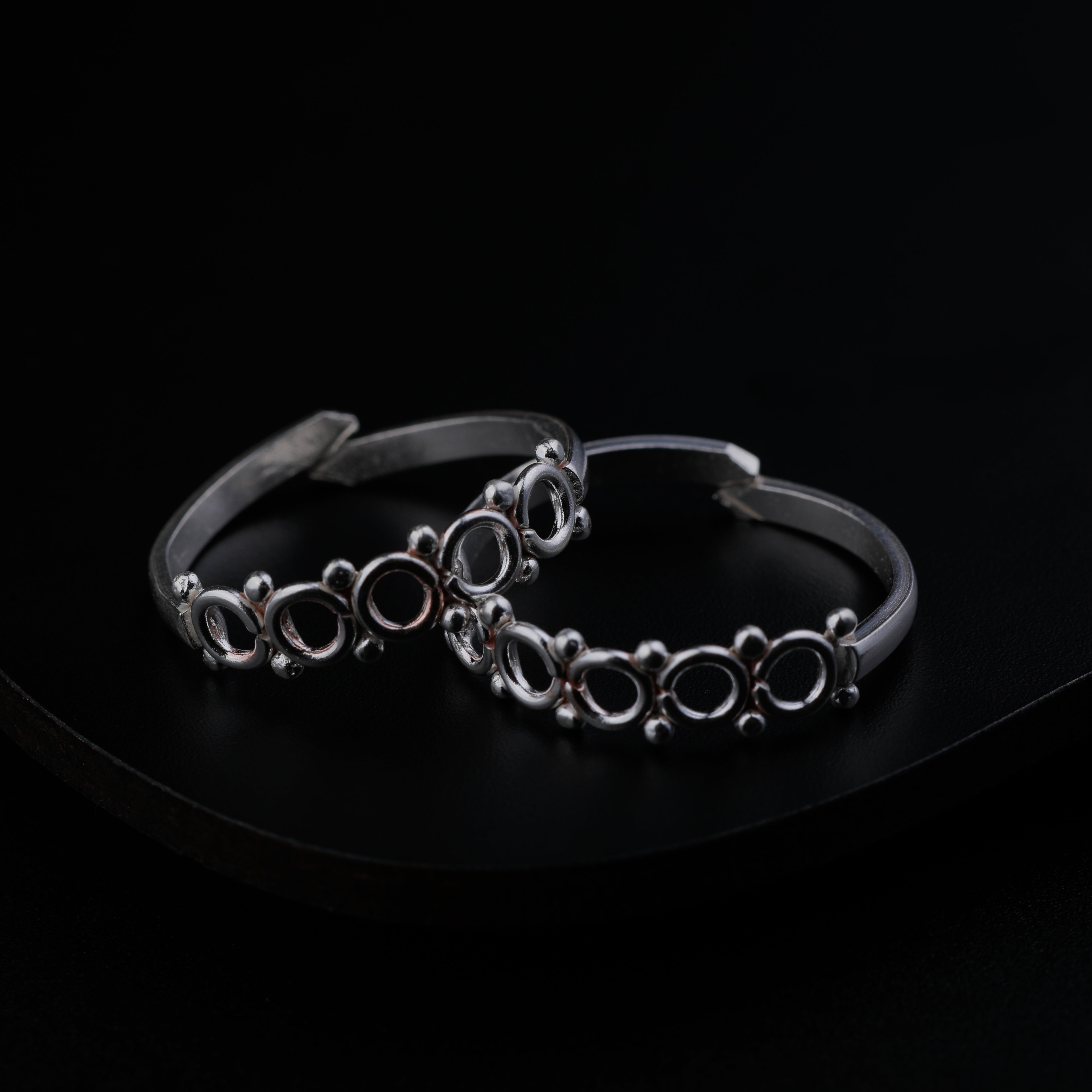 Silver Shiny Round Shapes Toe Ring