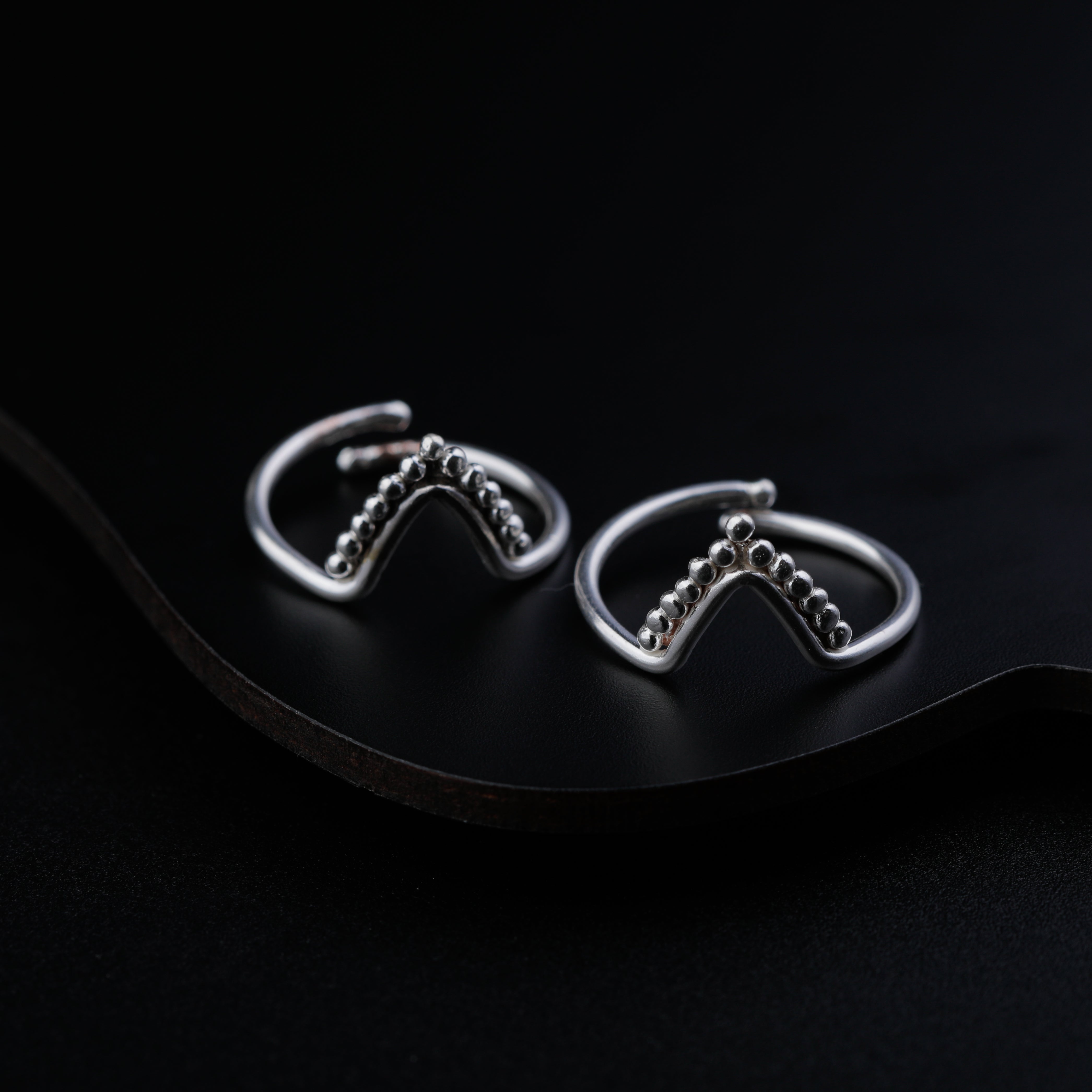 Silver Shiny V Shaped Toe Ring