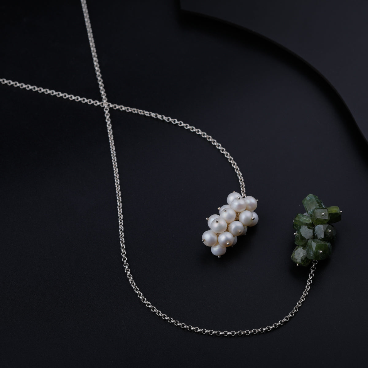 Silver Tie & Wear Necklace with Emerald and Pearls