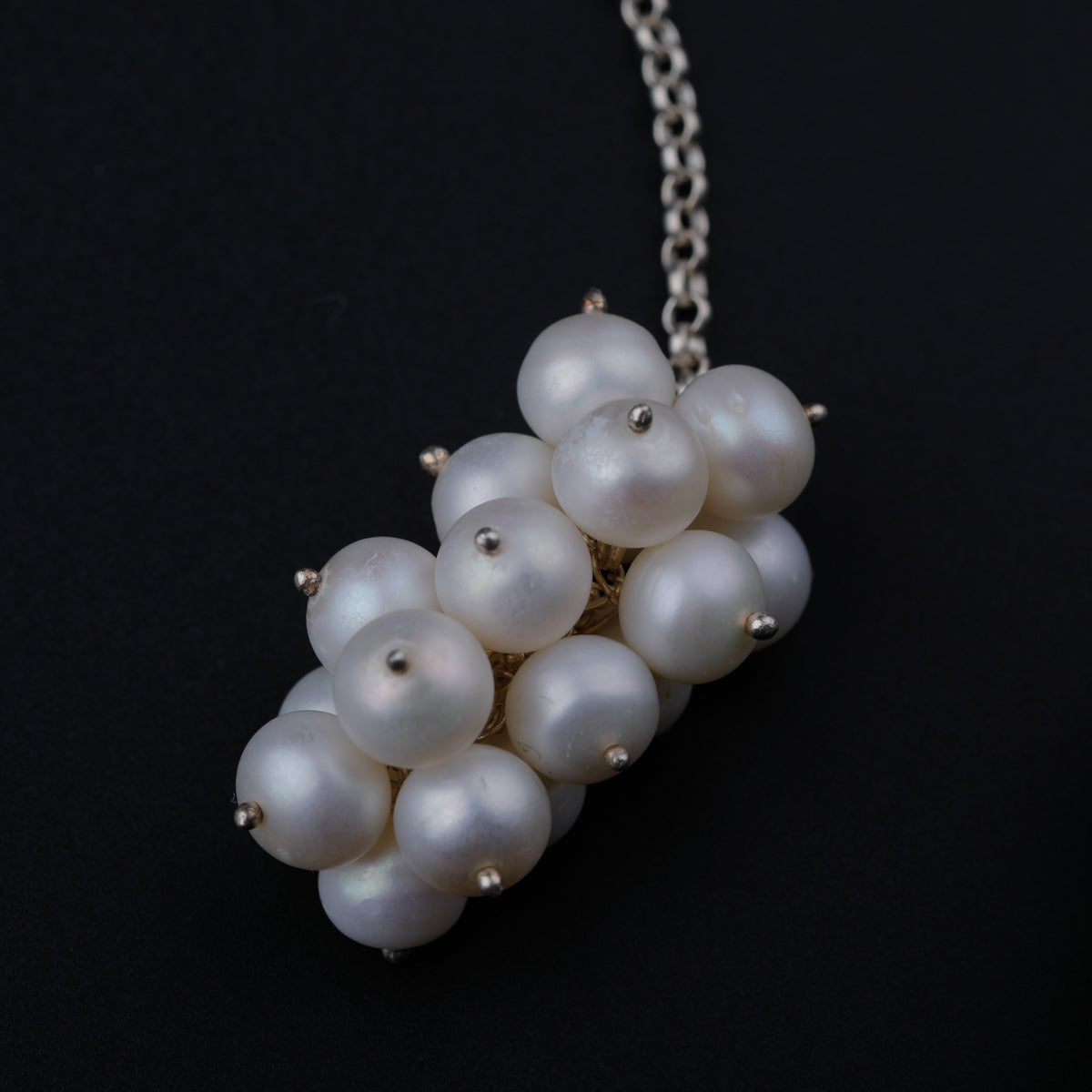 Silver Tie & Wear Necklace with Emerald and Pearls