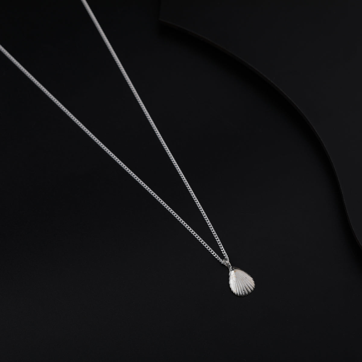 Shell Motif Silver Chain Necklace