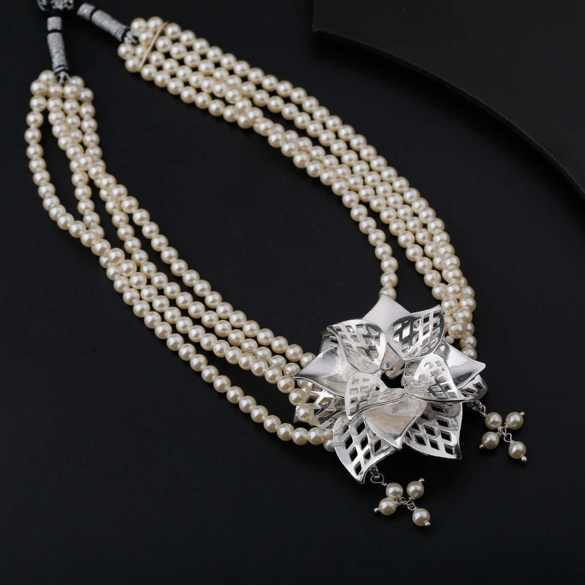 Silver Godavari Motif Choker with Pearls