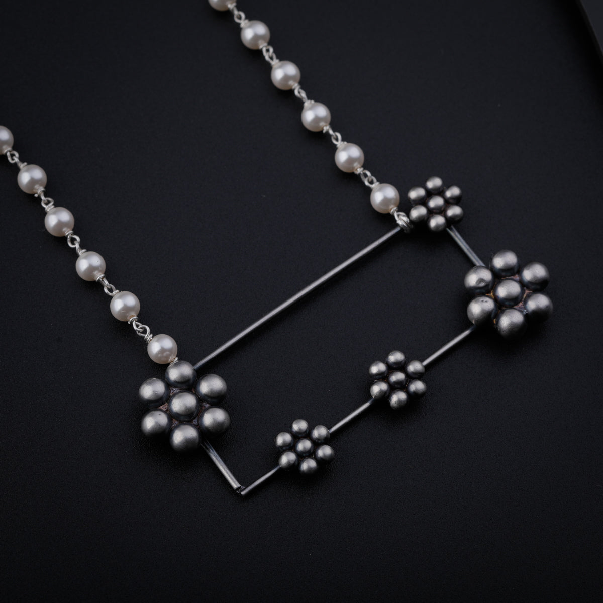 Handmade Kudi Abstract Necklace with Pearls