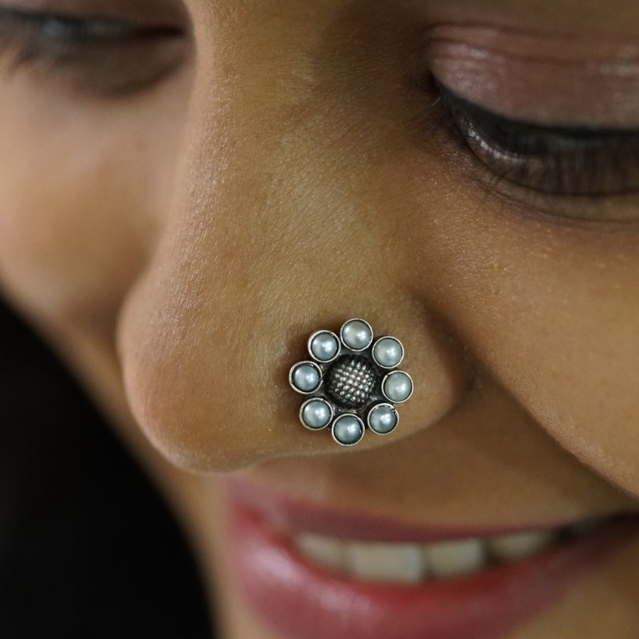 Pearl Flower Nose pin (Pierced)