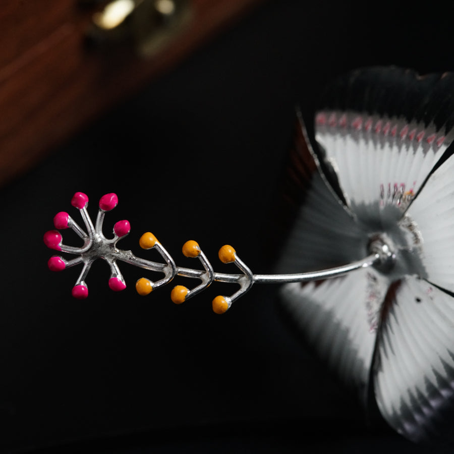 Small jaswandi silver flower design