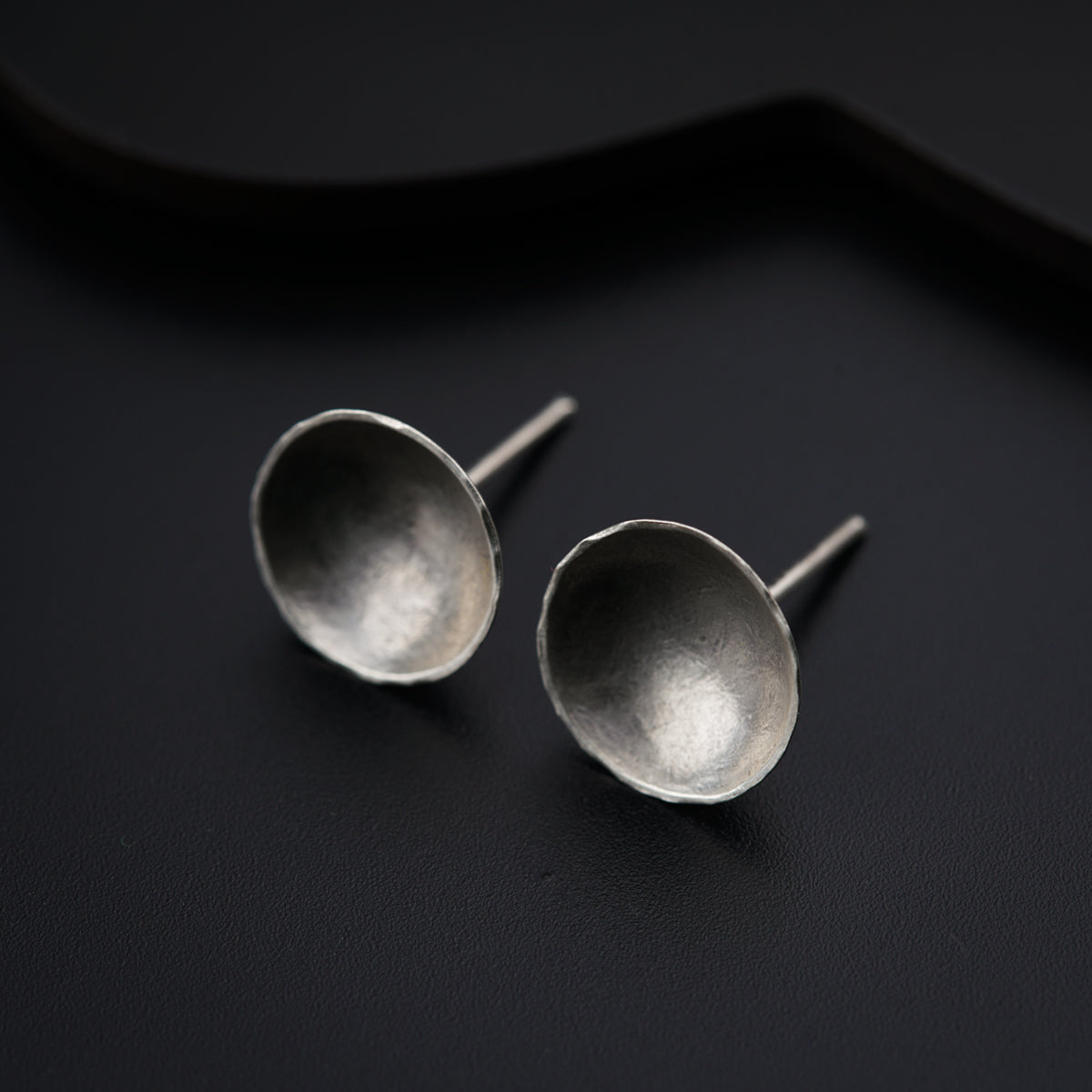 Silver Vatee motif studs
