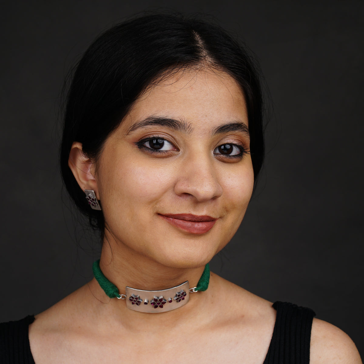 Silver Choker Set With Kempu Flowers