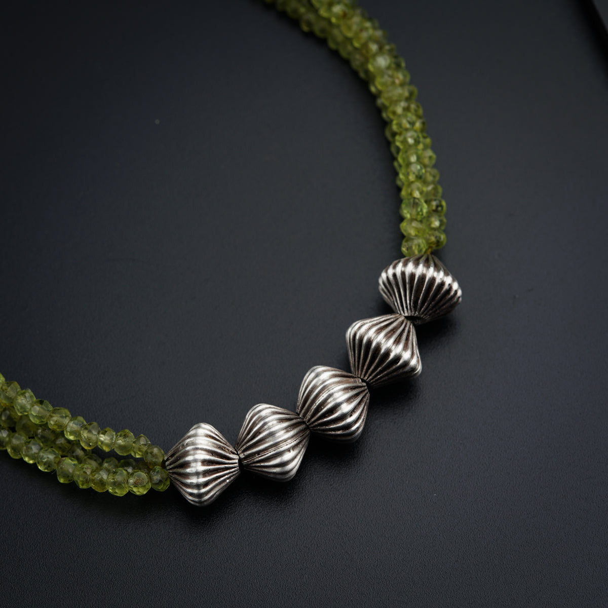 Peridot and silver beads necklace