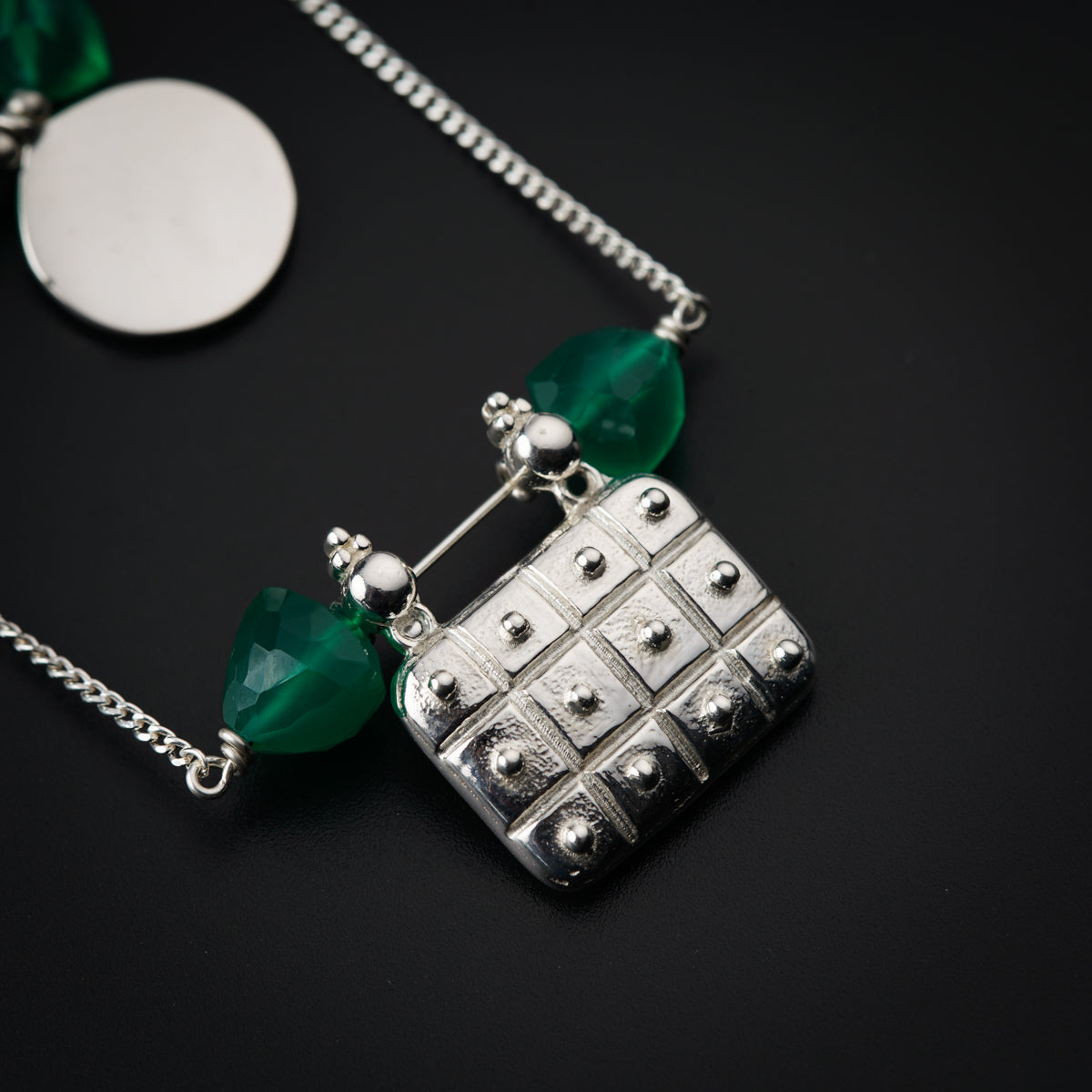 Silver two layered necklace with green onyx