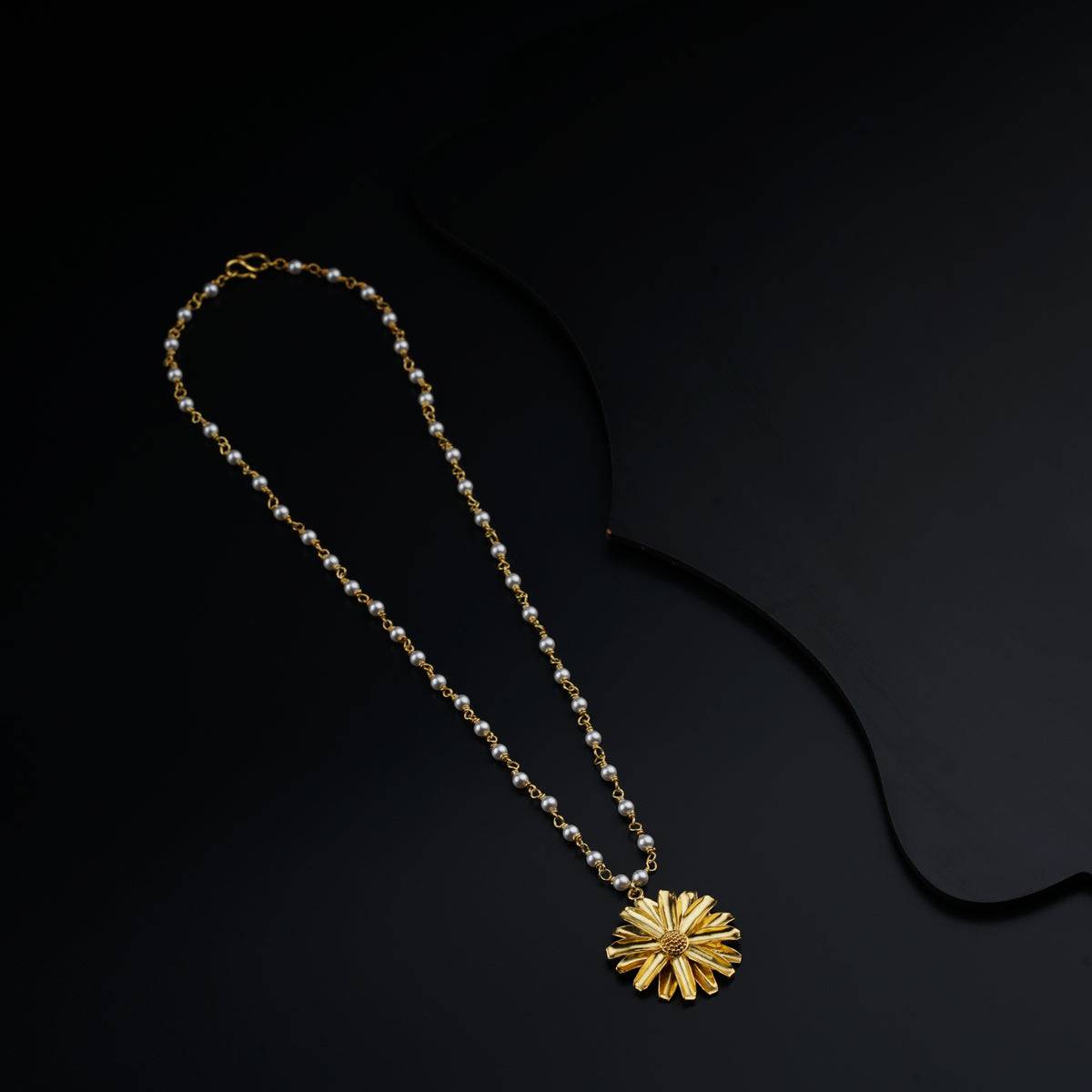 Golden Bloom Pearl Necklace- Medium length
