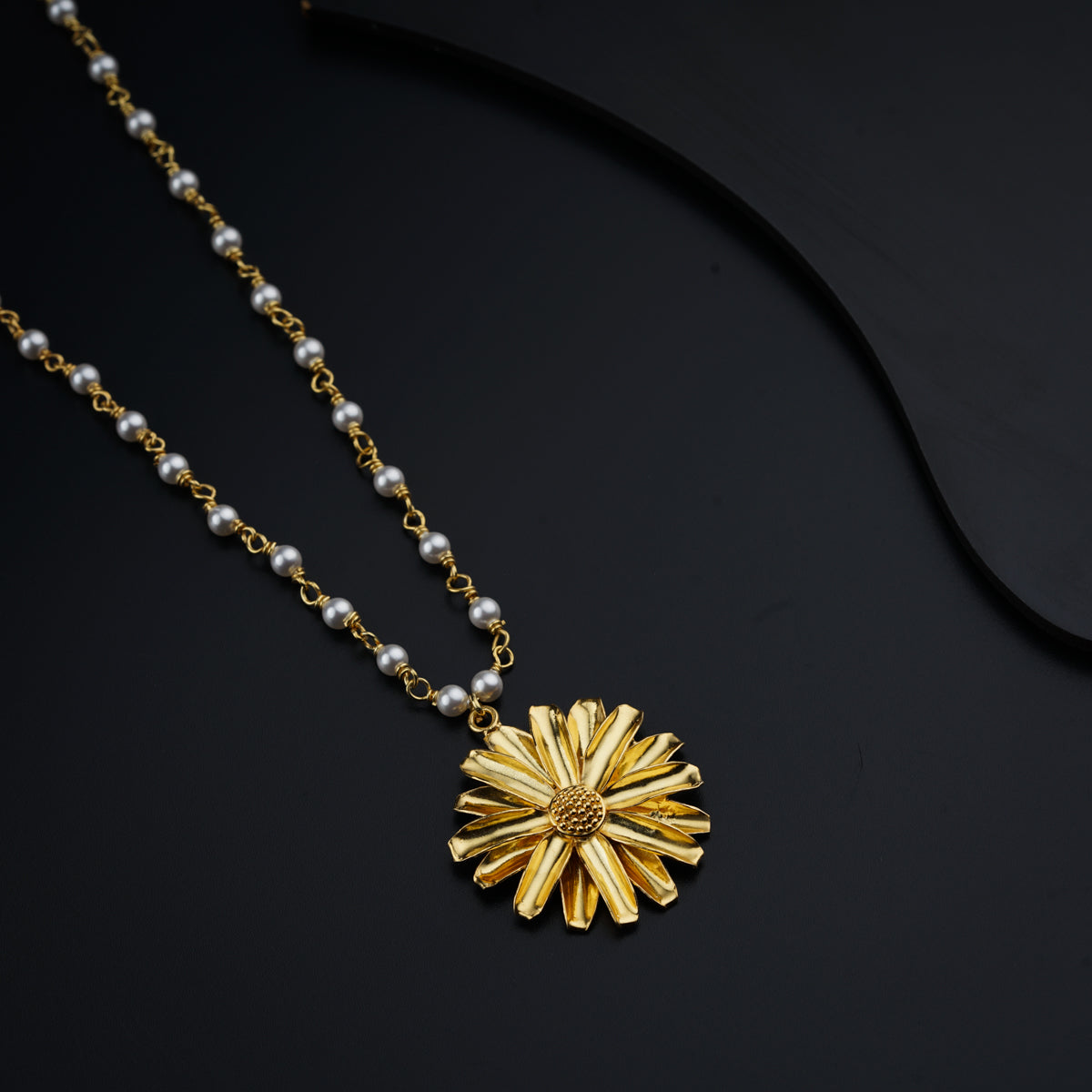 Golden Bloom Pearl Necklace- Medium length