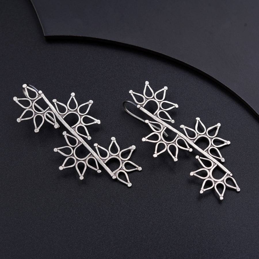 Raatrani Hammered Earring