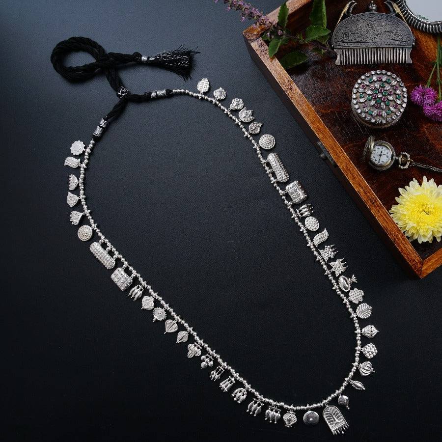 The Aadyaa Saaj (Silver, Sarmanee Beads)