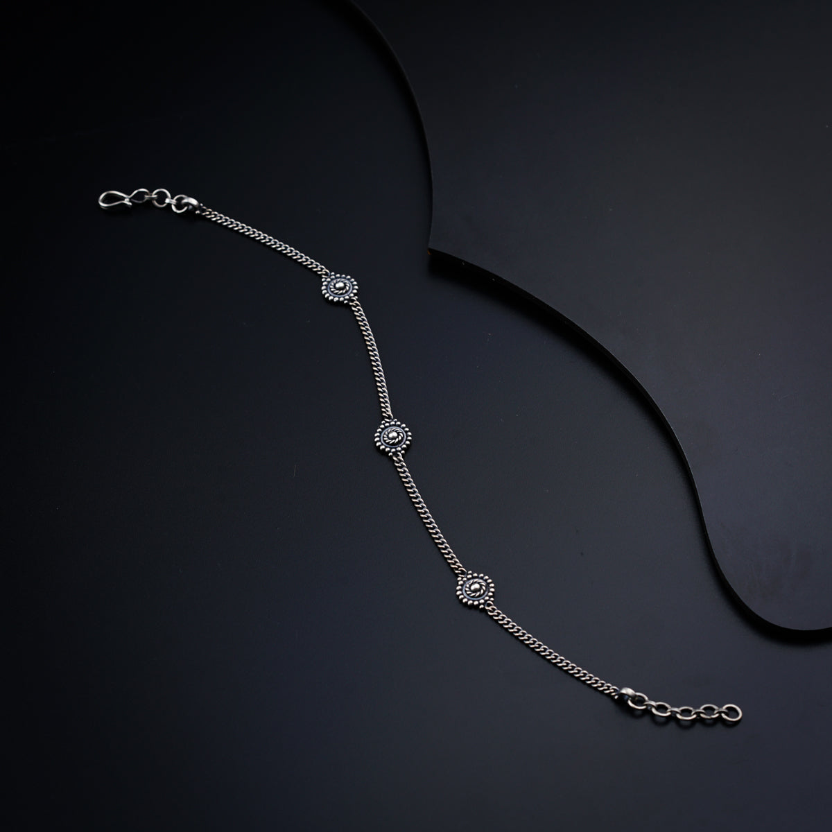 Silver Anklet Round Motif