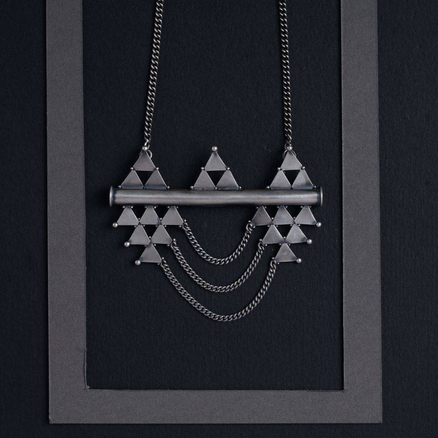 Straight and slant ( Long Chain Pendant )