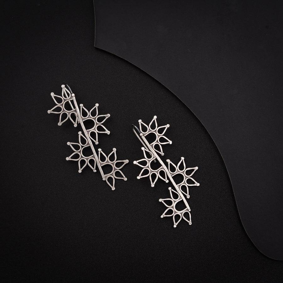 Raatrani Hammered Earring