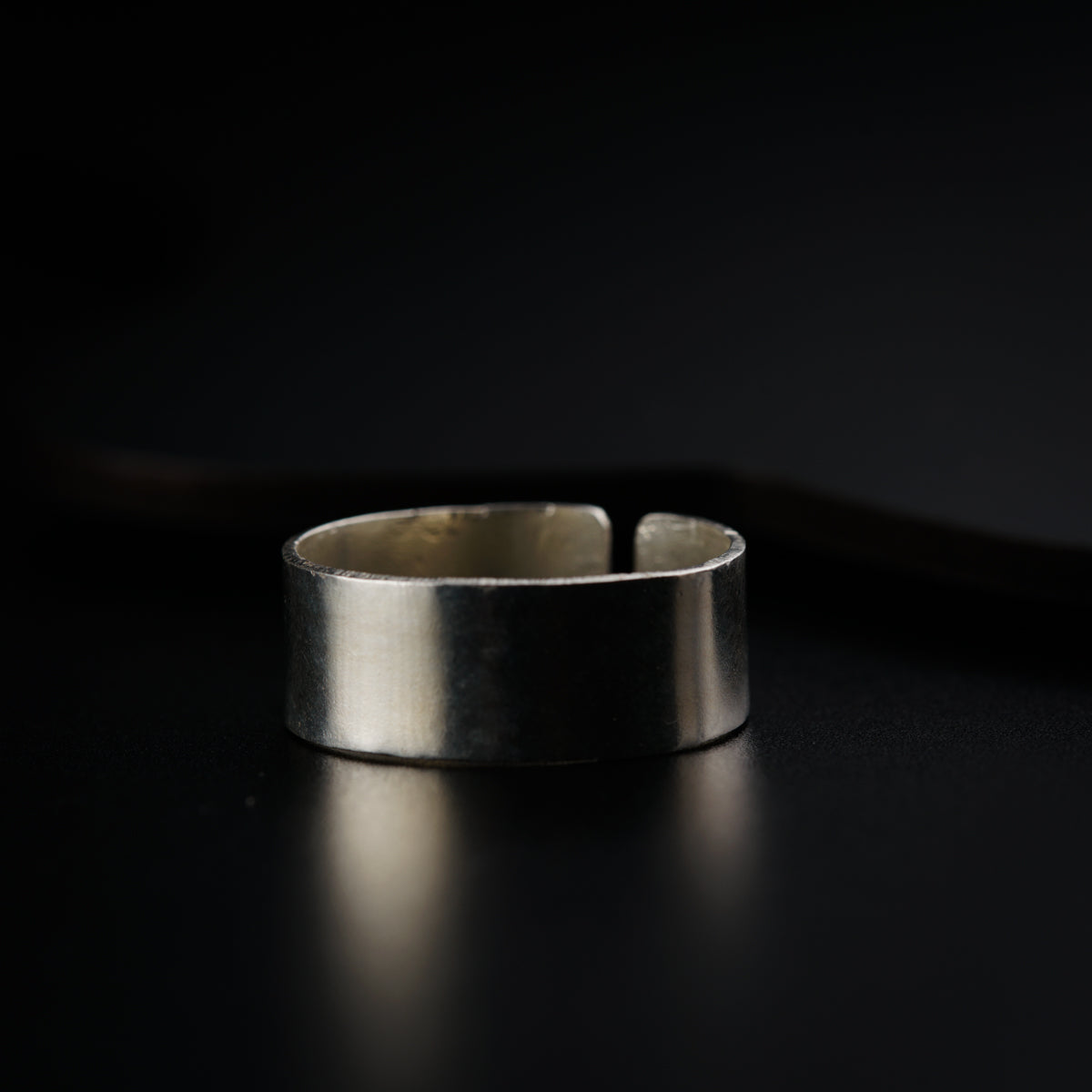 Handcrafted unisex plain silver ring polished finish