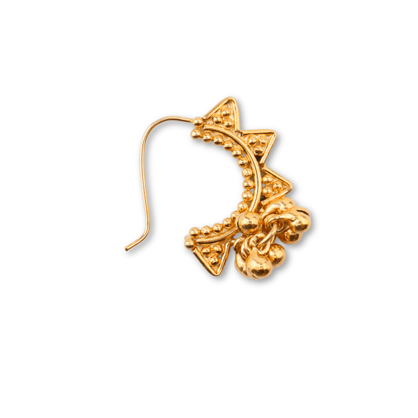 Gold-plated star-shaped nose ring with beaded details for left piercing
