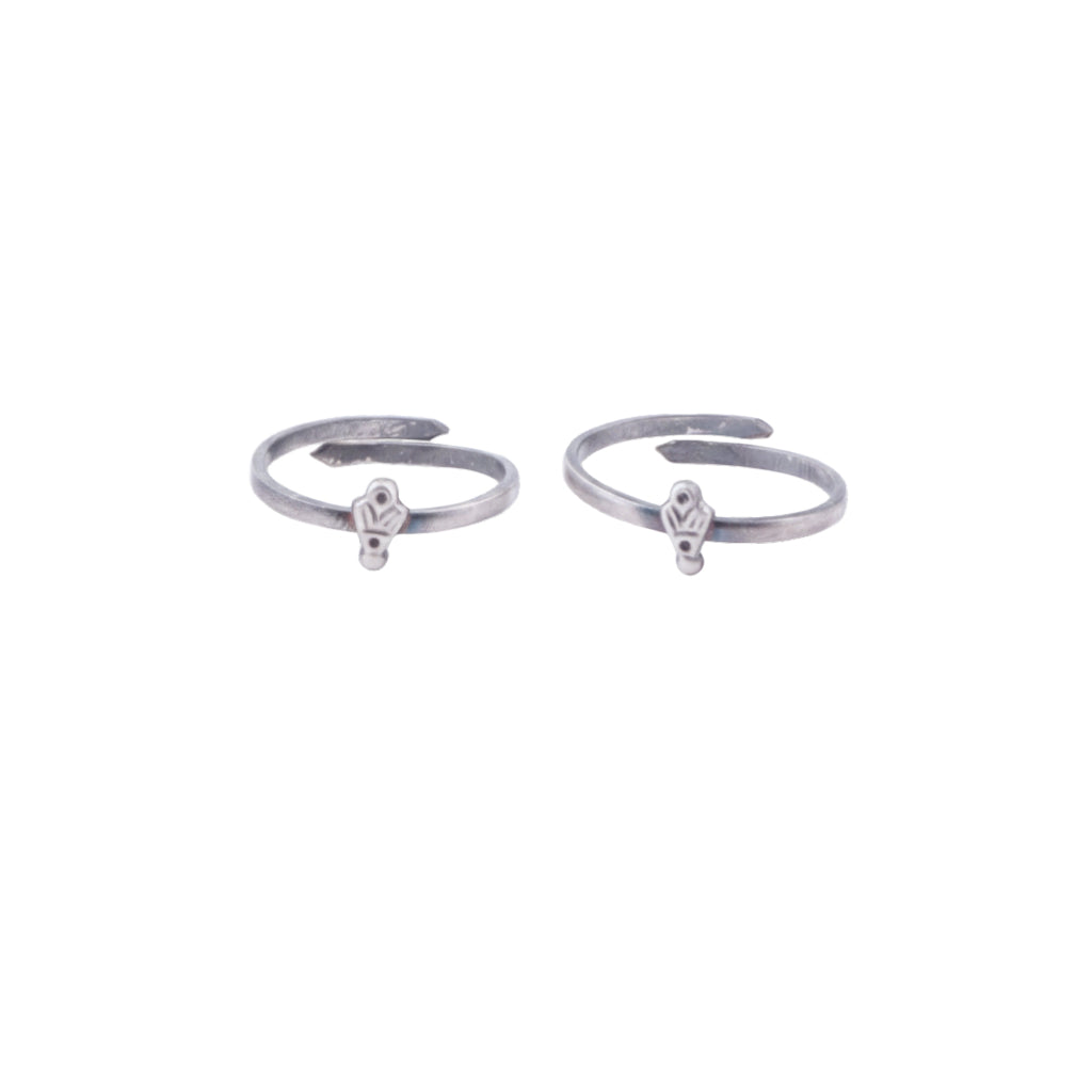 Tiny Silver Adjustable Leaf Toe Ring